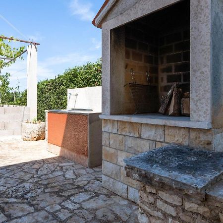 Secluded Apartment In Pore With Garden Poreč Exterior foto