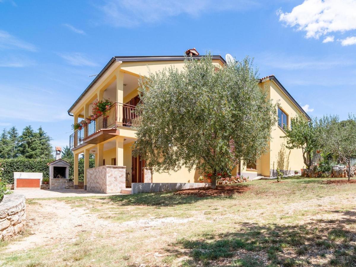 Secluded Apartment In Pore With Garden Poreč Exterior foto